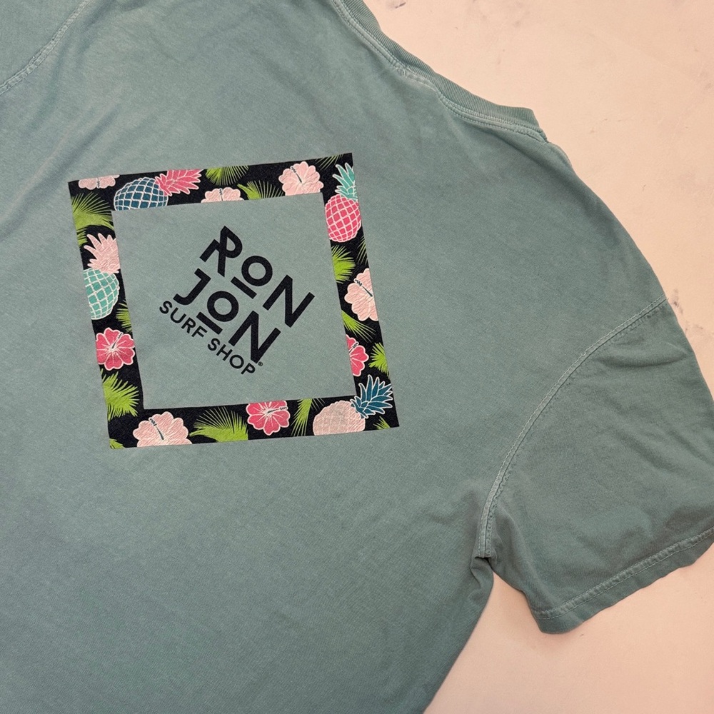 Ron Jon Surf Shop Graphic T-Shirt Size L Pineapple Floral Tropical Logo